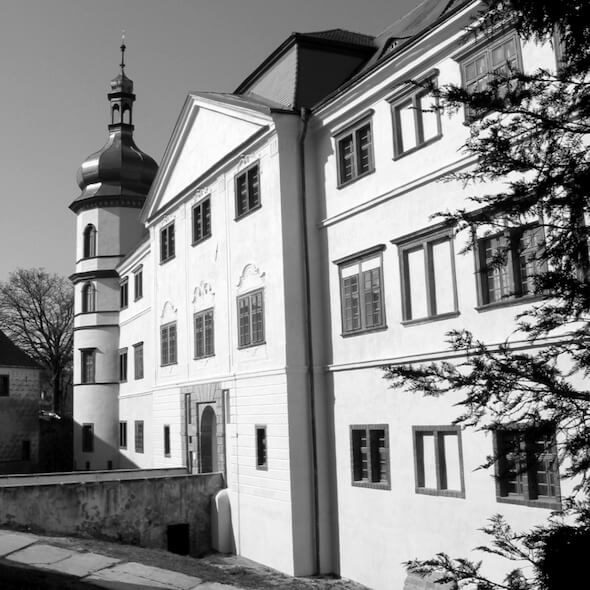 Rekonstrukce zámku v Kostelci nad Č. lesy